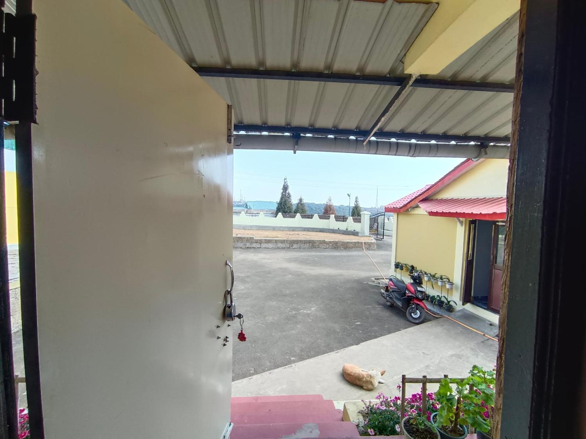 Serene Resort チェラプンジ エクステリア 写真