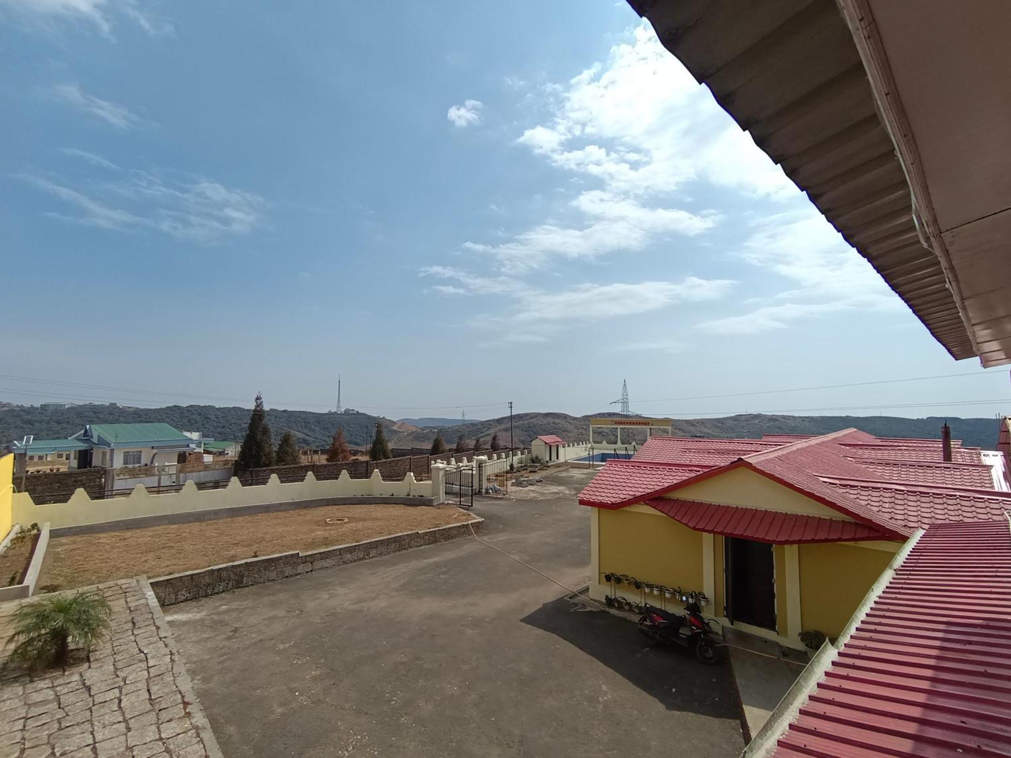 Serene Resort チェラプンジ エクステリア 写真