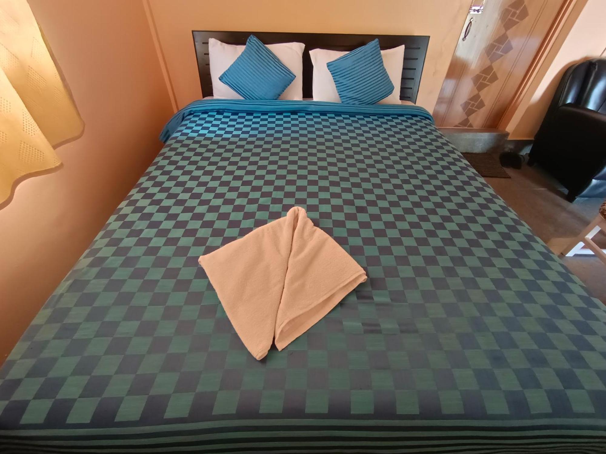 Serene Resort チェラプンジ エクステリア 写真